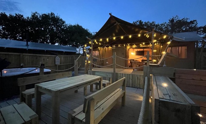 St. Florence Otro | Lion King Safari Tent