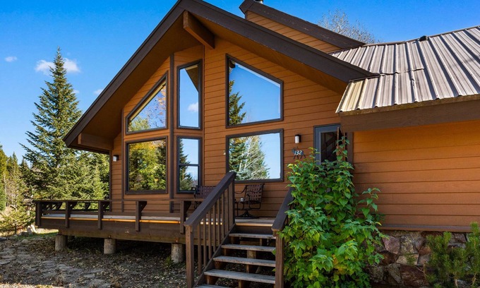 Lazy Acres Casa | Lionhead Retreat - A wonderful home located outside of West Yellowstone