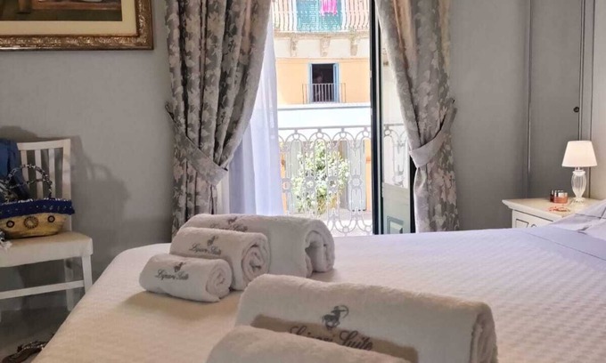 Lipari Historic Centre Cama Y Desayuno | Lipari Suite