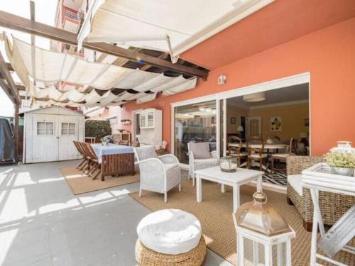 Linda-a-Velha Apartamento | Lisbon Coast, 3 bedroom apartment with large terrace
