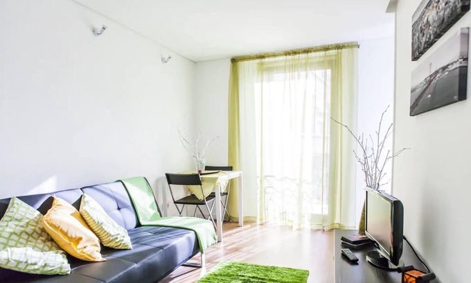 Pena Apartamento | Lisbon Windmill Apartment (Green)