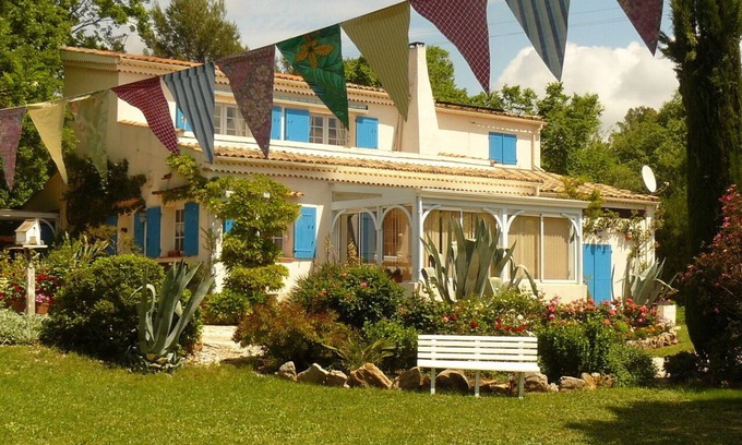 La Roquebrussanne Casa | Listado casa de campo de 3 estrellas a 30 minutos de las playas