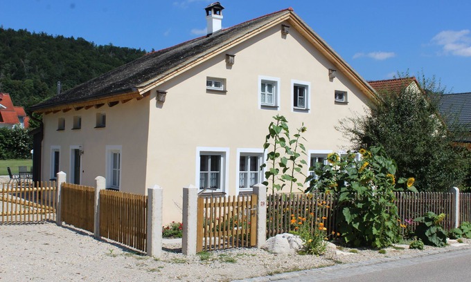Dietfurt Apartamento | Listed Jura house upper floor