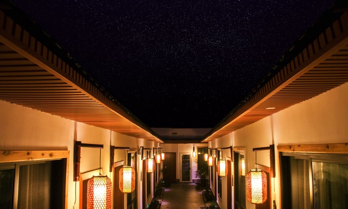 Yongding Hotel | Listening To The Rain Hall Inn