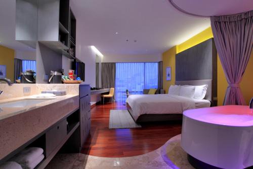 Pathumwan Hotel | LiT BANGKOK Hotel