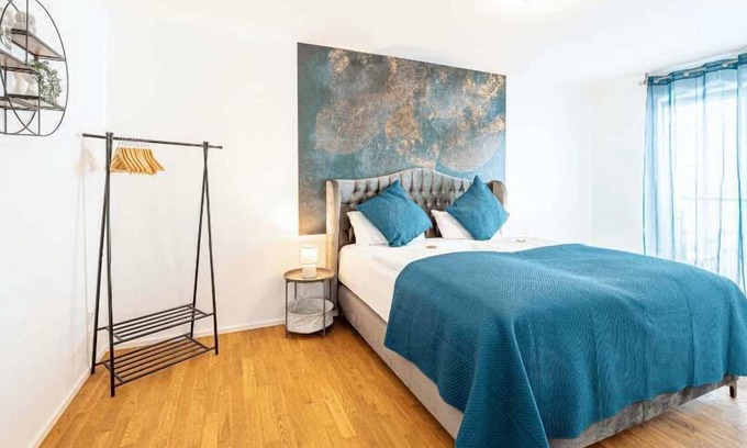 Sudliche Innenstadt Apartamento | LiT LiVING: Luxus | Box SprIng | Parking | Garden