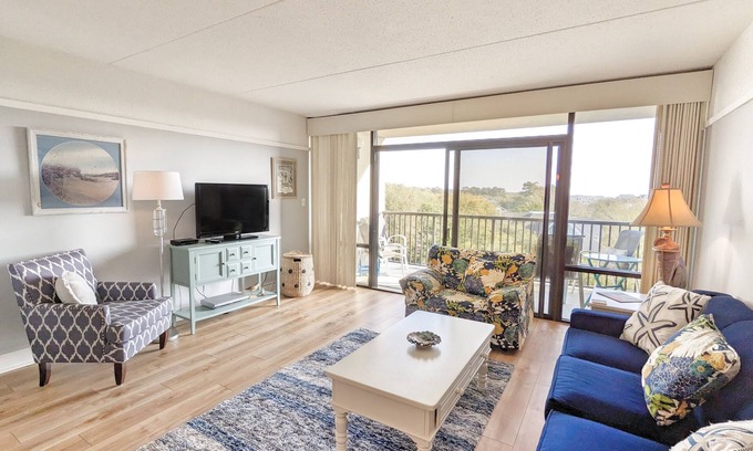 North Litchfield Beach Condominio | Litchfield Retreat 502 Second Row Condo - North Litchfield Beach - Community Po