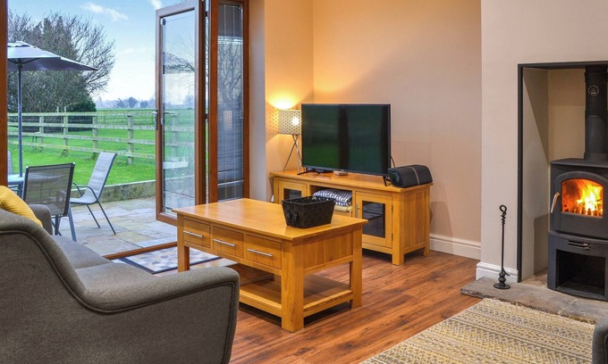 Ryther Cabaña | Little Acres Cottage