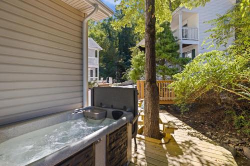 Gatlinburg Casa | Little Bear Cottage is located only a half-mile away from downtown Gatlinburg!