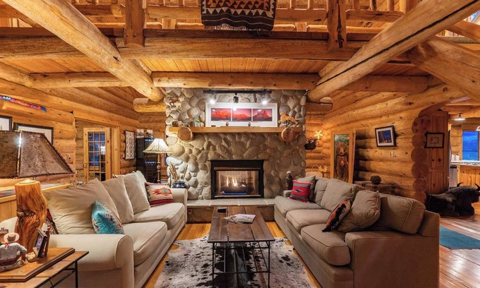 Bozeman Cabina | Little Bear Lodge - Spectacular Views & Wildlife