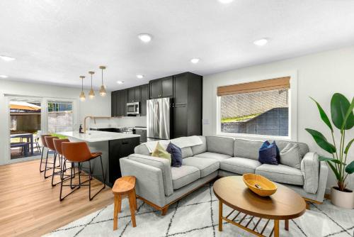 Gravois Mills Casa | Little Bearcat Bungalow - Stay on Ozark Waterfront