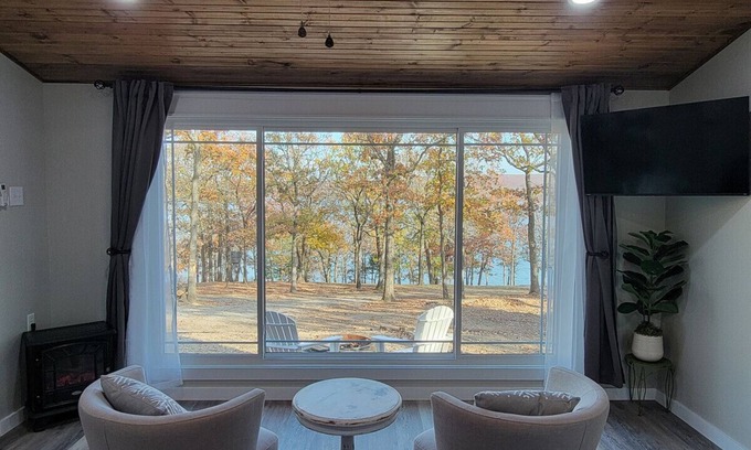 Blocker Casa | Little Blue, Charming Lakefront!