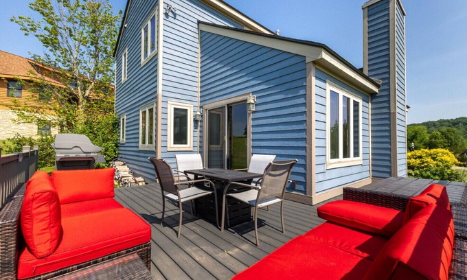 The Galena Territory Casa | Little Blue Stay l CLEAN 3 BR & FIRE TABLE l A&D Rise Getaways