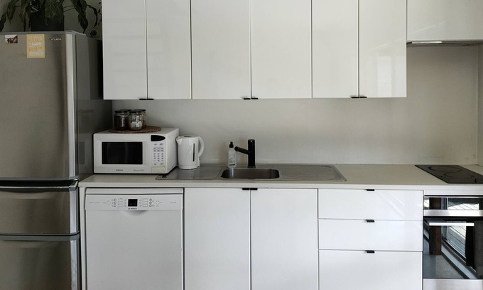 Wellington Cabina | Little Cabin on the South Coast of Wellington