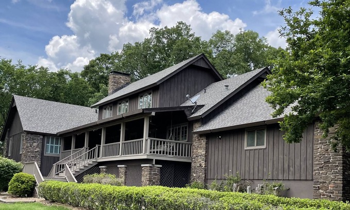 Fayetteville Casa | Little Cedar
