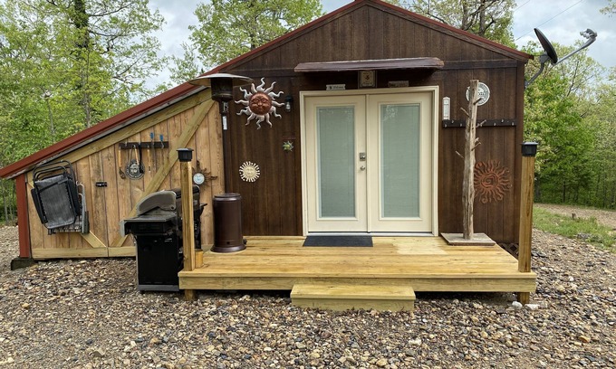 Board Camp Cabina | Little Choctaw Cabin