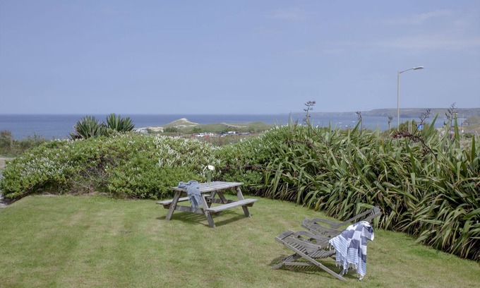 Lusty Glaze Casa | Little Close, Lusty Glaze - Sea Views
