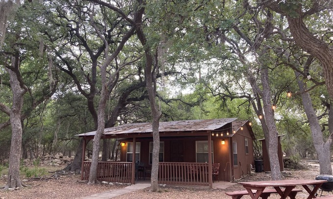 Spring Branch Casa | Little Cottage in the Woods