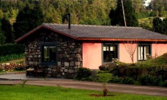 Santo da Serra Casa | Little country cottage, quiet, peaceful, walk to golf, SLEEPS 3
