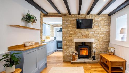 Bourton Casa | Little Forge