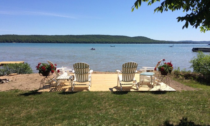 Empire Cabaña | LIttle Gem on Beautiful Little Glen Lake