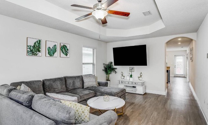 Warrington Casa | Little Gem