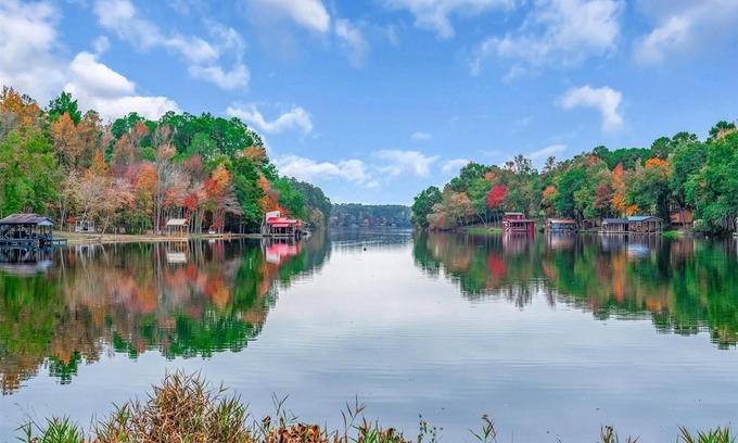 Holly Lake Ranch Casa | Little Getaway Paradise on the Golf Course w/Resort Amenities!