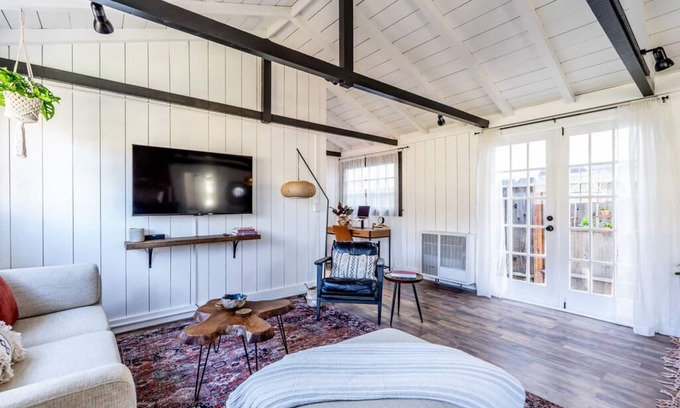 Monterey Casa | Little Green House - Monterey House - Eco-Friendly with Two Office Spaces
