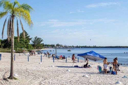 Ruskin Apartamento | Little Harbor Resort #206 Tampa Bay FL Beach, Bayview, 2 Pools
