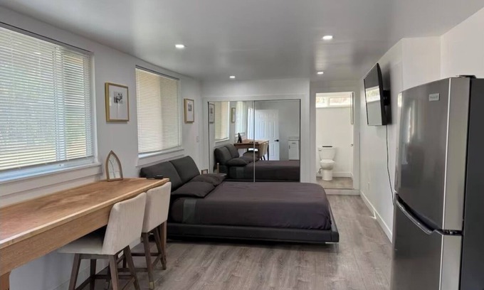 Elk Grove Apartamento | Little Home Woods