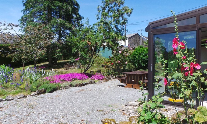 Bersac-sur-Rivalier Casa | Pequeña casa en una aldea del campo de Lemosín