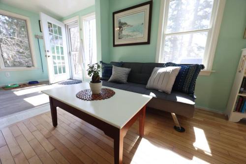 Fort Fairfield Casa | Little House by the Brook