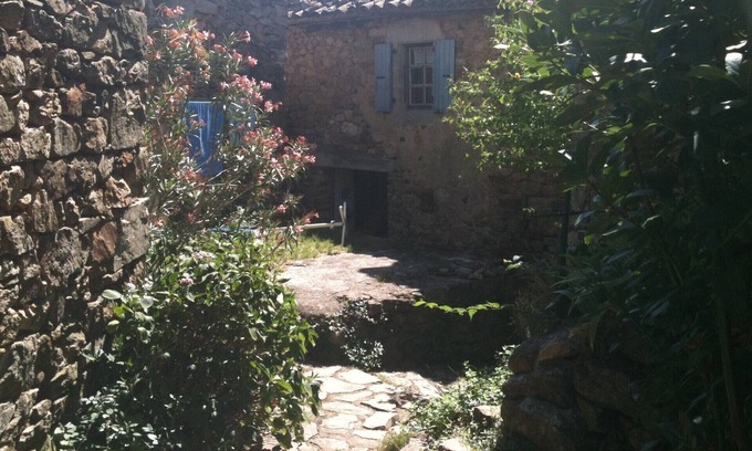 Beaumont Casa | Little House Cévenole Beaumont pueblo de carácter en el sur de Ardèche