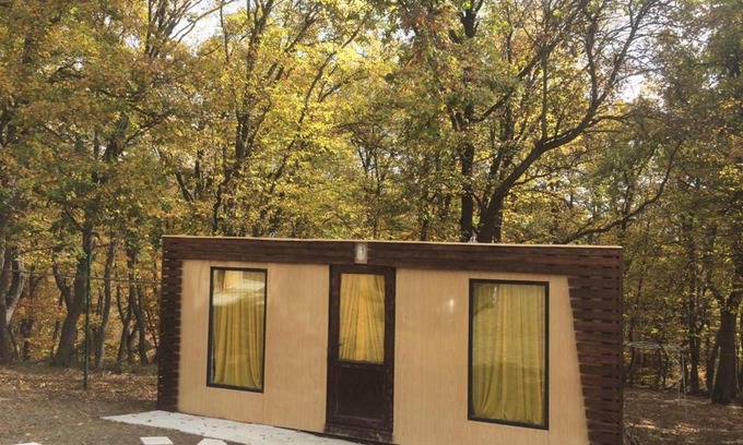 Tbilisi Apartamento | Little house in the big wood