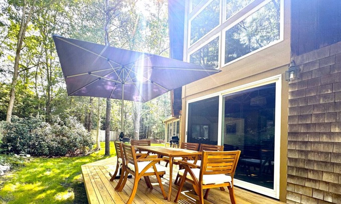 Cotuit Casa | Little House in the Woods-Dog Friendly & Beach Pass