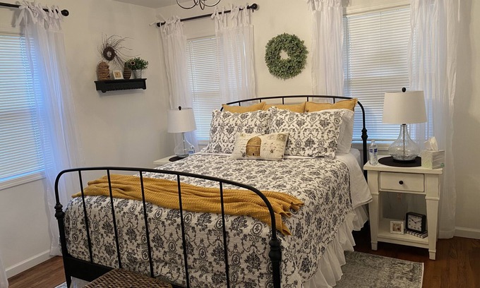 Pendleton Casa | Little House on Ladow