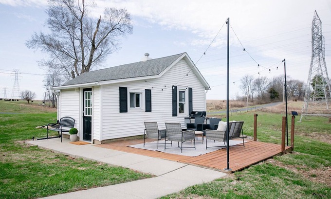 Orange Prairie Casa | Little House on the Farm
