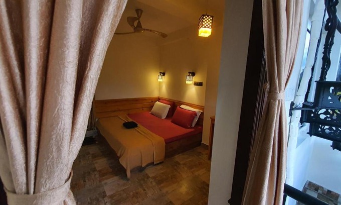 Mahabalipuram Beach Cama Y Desayuno | Little Island (Beach Cafe & Guest House)