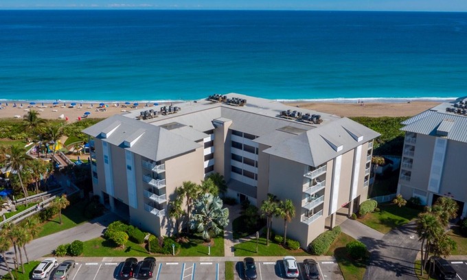 Stuart Casa | Top Floor - Corner Unit Ocean Front