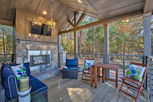 Winnsboro Casa | Little Lucky Star with Pond, Boat and Pasture View!