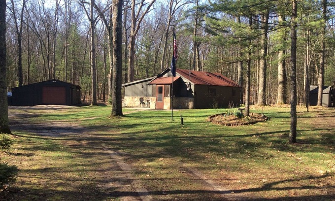 Irons Casa | Little Manistee River Cabin