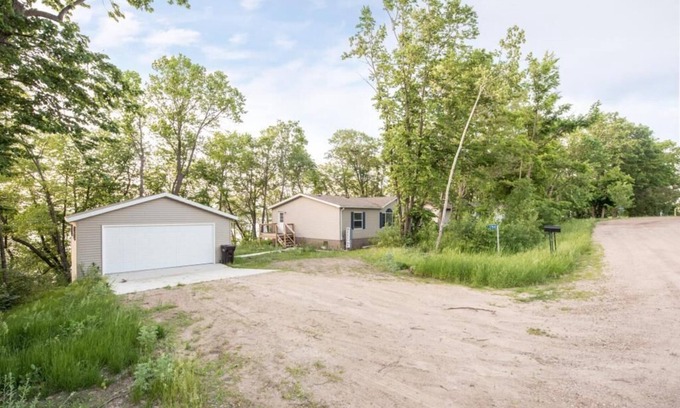 Edna Casa | Little McDonald Lake, Perham! Sandy Beach, Kayaks, Paddle Boards, Beautiful View