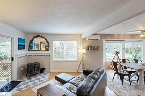 Cloverdale Casa | Little Nest