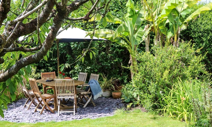 Maiden Newton Casa | LITTLE ORCHARD, family friendly in Maiden Newton, Dorset