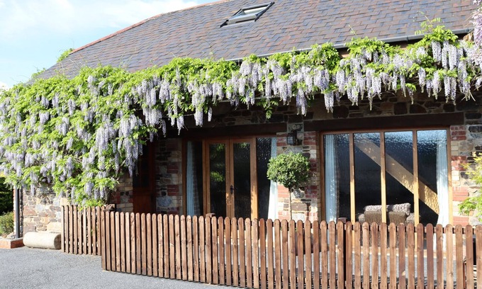 Liverton Cabaña | LITTLE ORCHARD, pet friendly, character holiday cottage in Ashburton