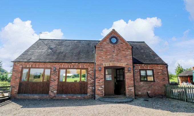 Upton Snodsbury Cabaña | LITTLE OWL BARN, family friendly, with open fire in Upton Snodsbury