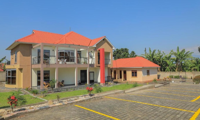 Fort Portal Casa | Little Paradise Boma