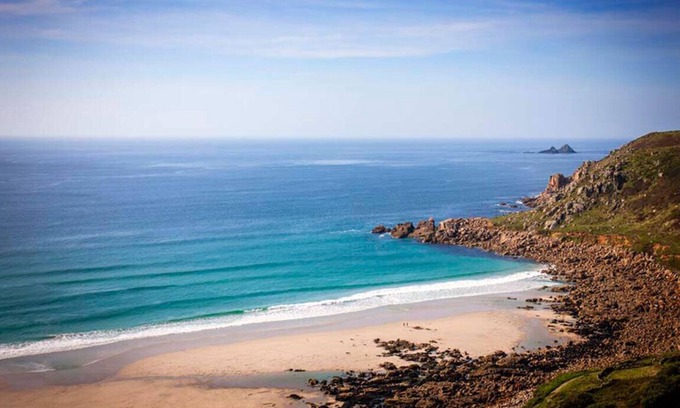 Sennen Cove Cabaña | Little Petra, Beach Cottage, Sea Views, Garden