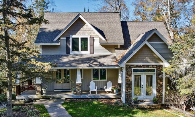 Crosslake Casa | Precioso, renovado Lakefront Lodge en la Cadena de Lagos Whitefish