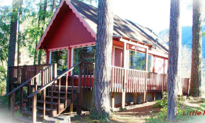 Ashford Cabina | Little Red Cabin ~5 min to Mt. Rainier entrance!